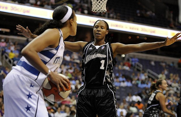 Former WNBA star Chamique Holdsclaw arrested on assault charge