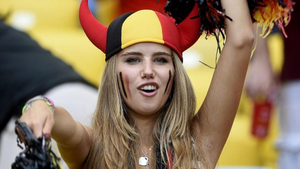 World Cup fan scores modeling contract