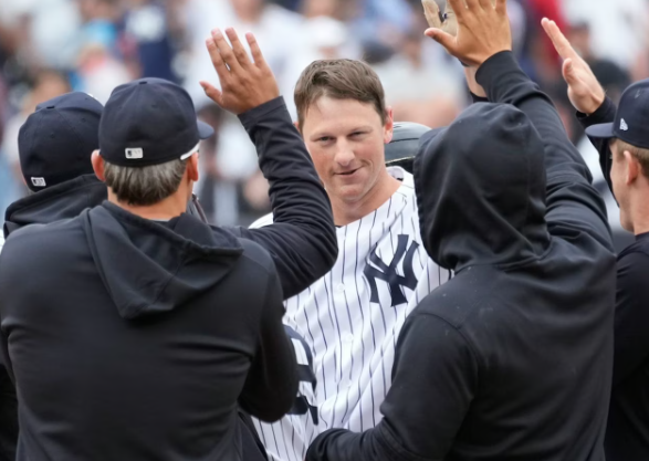 LeMahieu back in lineup for Yankees, Rizzo to DH