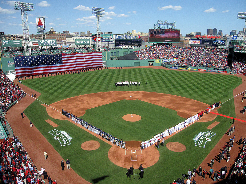 Larry Lucchino predicts the end of Red Sox sellout streak