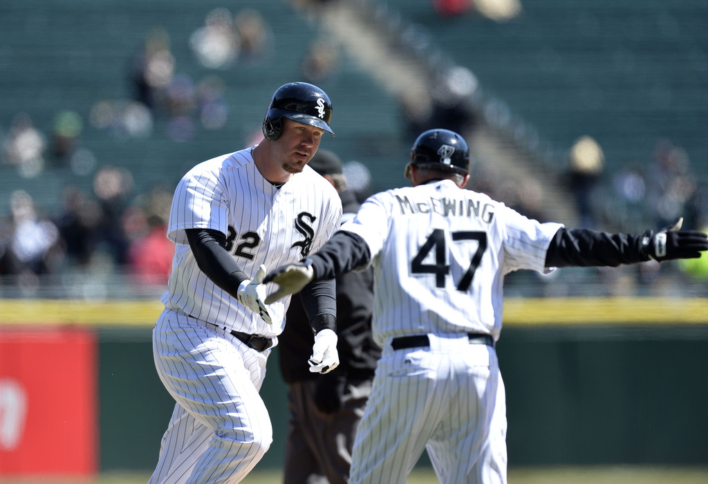 White Sox out muscle Royals in win