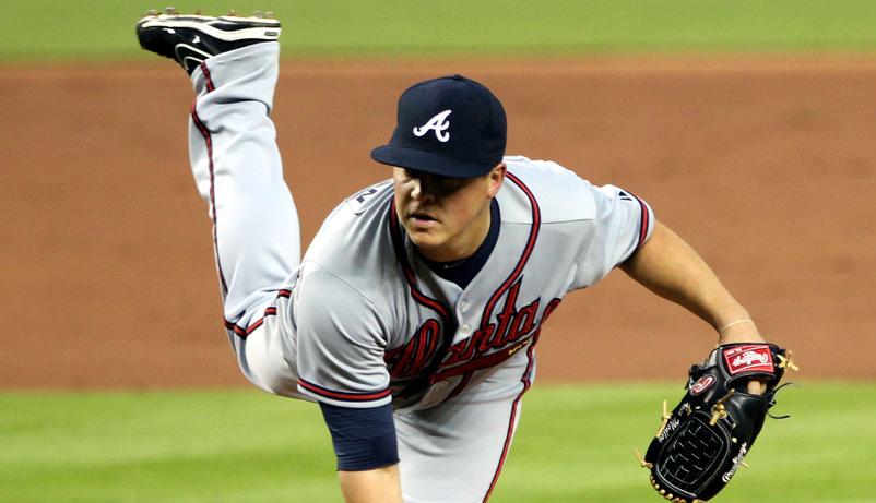 Medlen strong, Gattis homers as Braves take fifth straight