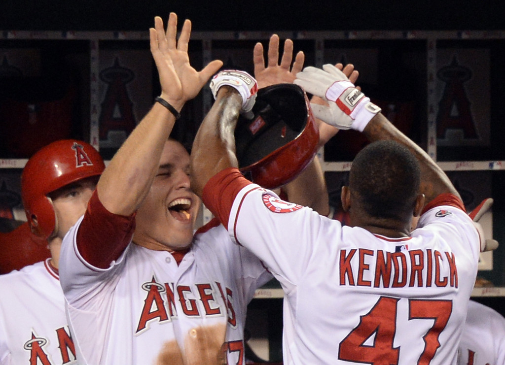 Mike Trout hits for cycle as Angels pummel Mariners (Video)