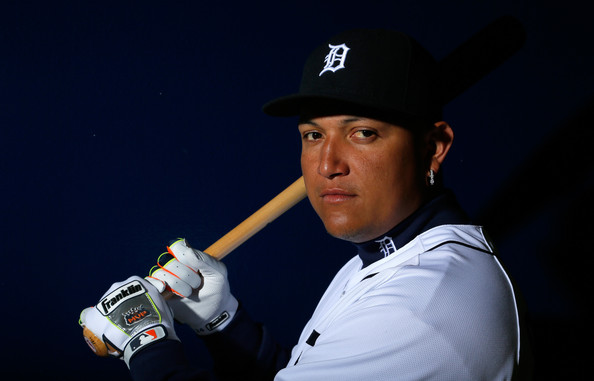 Tigers reach eight-year extension with Miguel Cabrera