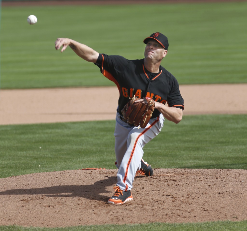 Tim Hudson tosses two perfect innings in spring debut