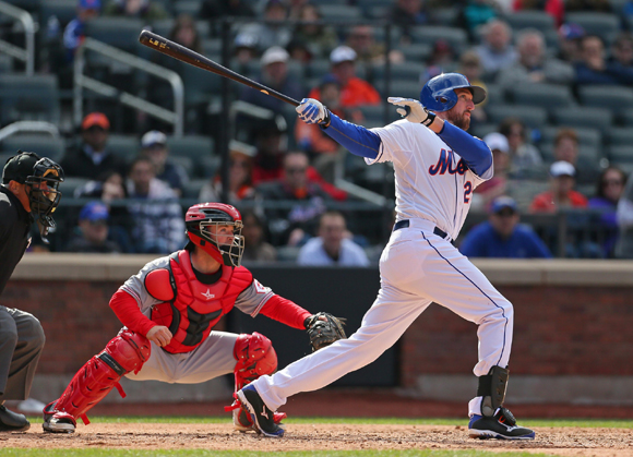 Pirates acquire Ike Davis from Mets for pair of players