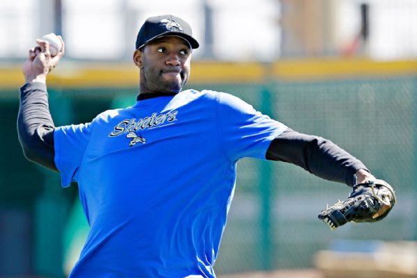 Tracy McGrady makes Independent League baseball team