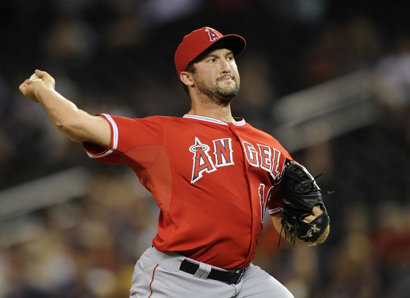 Angels sign Huston Street to two-year extension