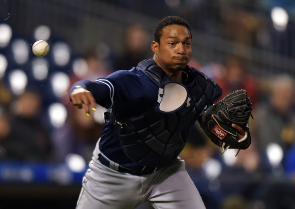 Brewers sign Christian Bethancourt to minor league deal