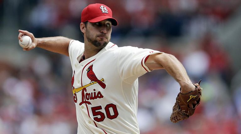 Wainwright signs one-year deal with Cardinals
