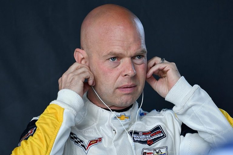 Jan Magnussen dropped by Corvette after 16 years