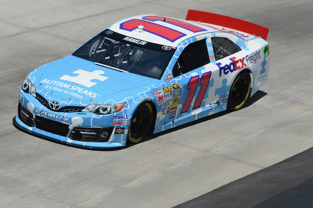 Denny Hamlin wins pole for FedEx 400 at Dover, full qualifying results