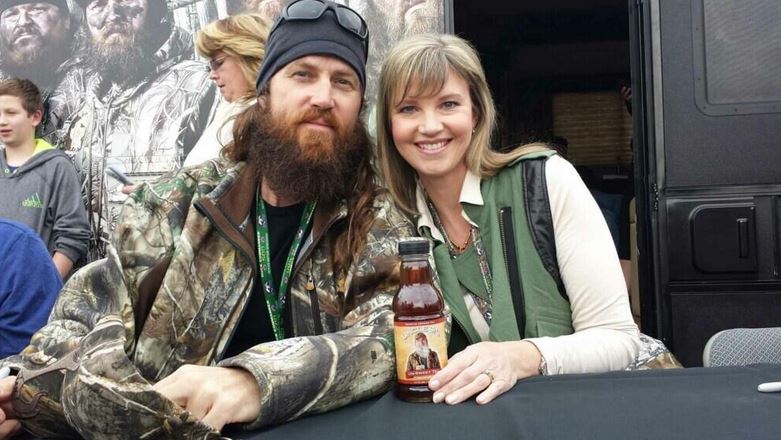 Listen: Missy Robertson sings National Anthem at Duck Commander 500 race at Texas