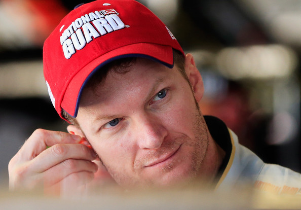 Dale Earnhardt Jr. hits wall after losing tire, knocked out of Kansas race