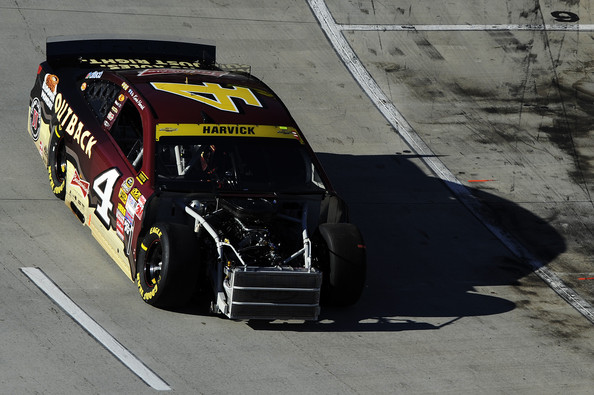 Harvick unhappy with Kenseth following Martinsville wreck