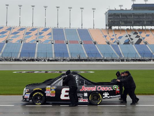 Rain cancels NASCAR Truck Race until Saturday morning