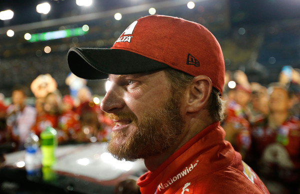 Earnhardt Jr, Suarez among NASCAR drivers who can’t drive in snow