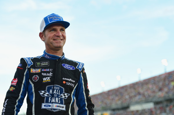 Clint Bowyer blames lapped cars after running into Ryan Newman