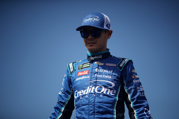 Kyle Larson faced with must-win scenario at Kansas after penalty