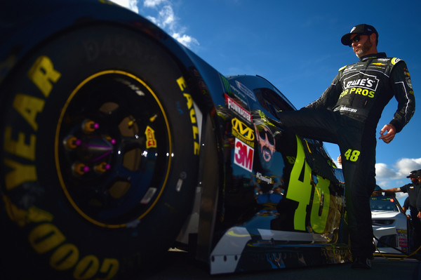 Jimmie Johnson finishes 14th in final race with Chad Knaus