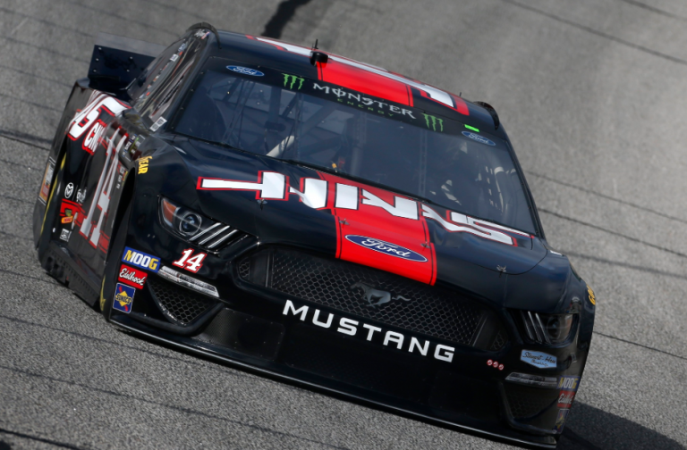 Clint Bowyer fastest in final Atlanta practice, Kyle Busch crashes