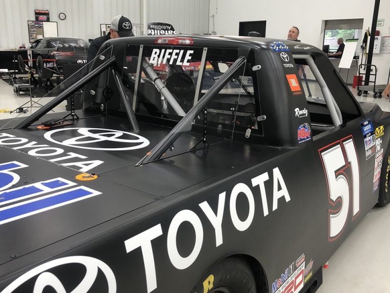 Greg Biffle makes NASCAR return in Texas truck race