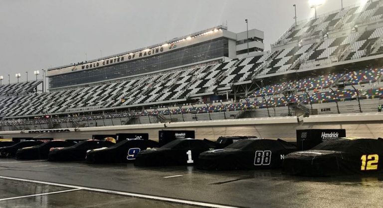 Daytona race delayed due to rain