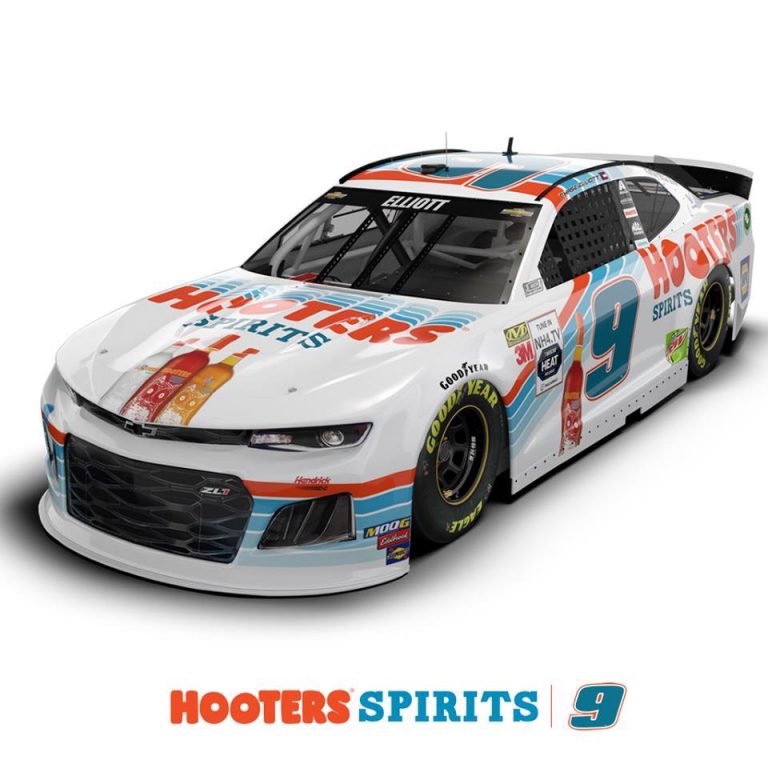 Chase Elliott driving special Hooters car at Bristol