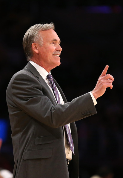 Mike D’Antoni resigns as coach of the LA Lakers