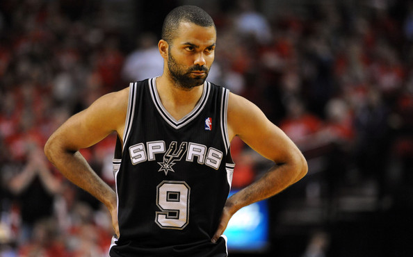 Tony Parker leaves Game 5 with hamstring injury