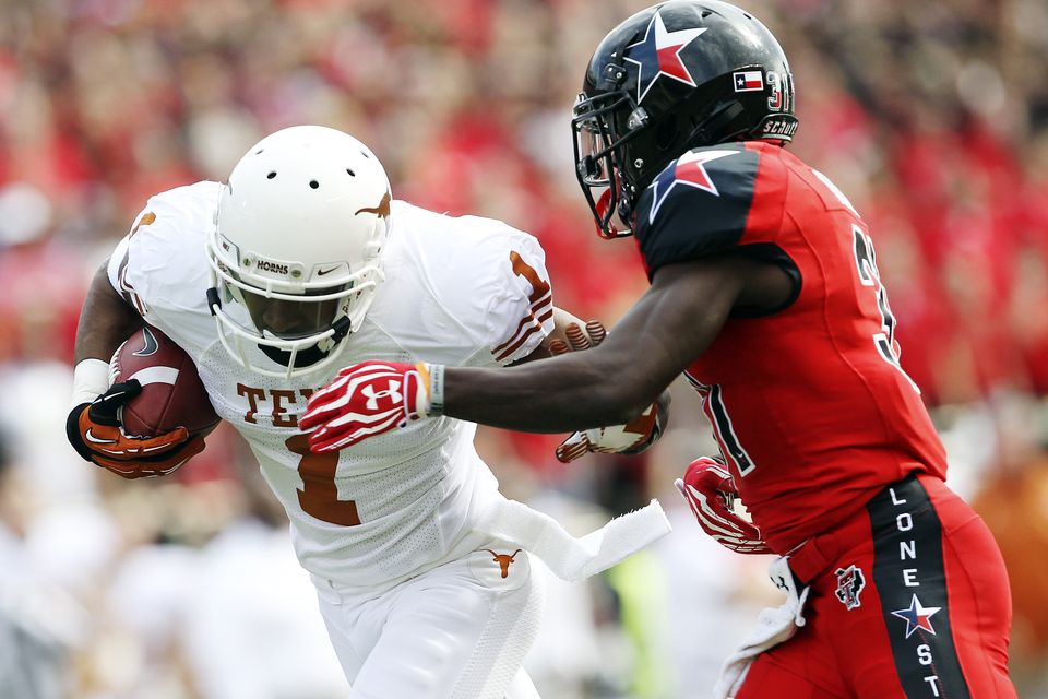 Texas defeats Texas Tech behind three touchdown pases by Ash