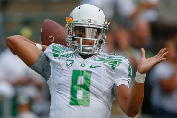 Keanon Lowe catches touchdown from Marcus Mariota giving Oregon lead (GIF)