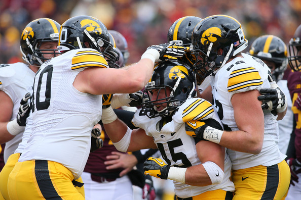 Iowa Hawkeyes vs. Tennessee Volunteers: Betting odds, point spread and tv info for Taxslayer Bowl