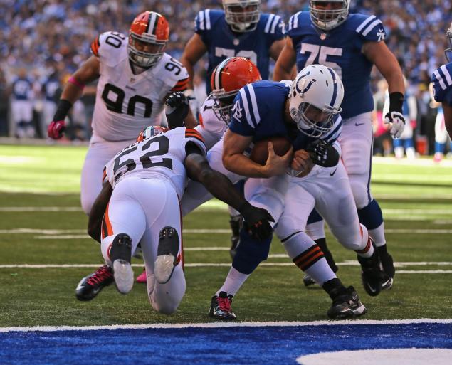 Luck runs for two touchdowns as Colts defeat Browns 17-13