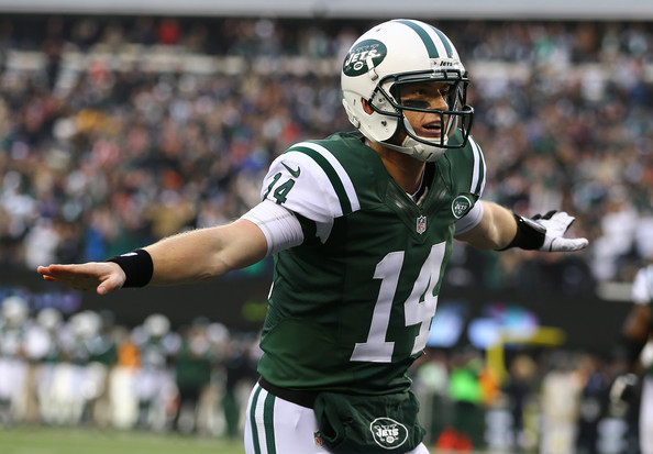 Jets win with Greg McElroy at QB, Sanchez benched after 3 INT