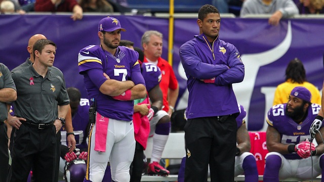 Vikings coach declines to name quarterback at press conference
