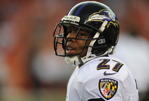 Ray Rice says he didn’t spit on Browns Phil Taylor on purpose