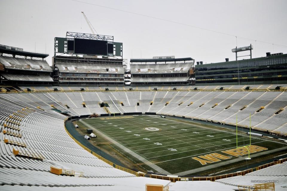 Packers avoid blackout, sellout play game against 49ers