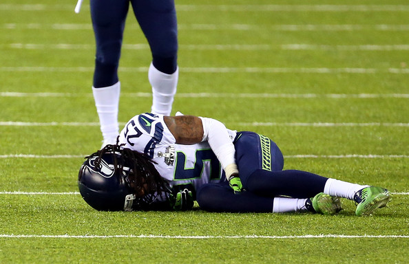 Richard Sherman injured ankle in Super Bowl XLVIII (GIF)