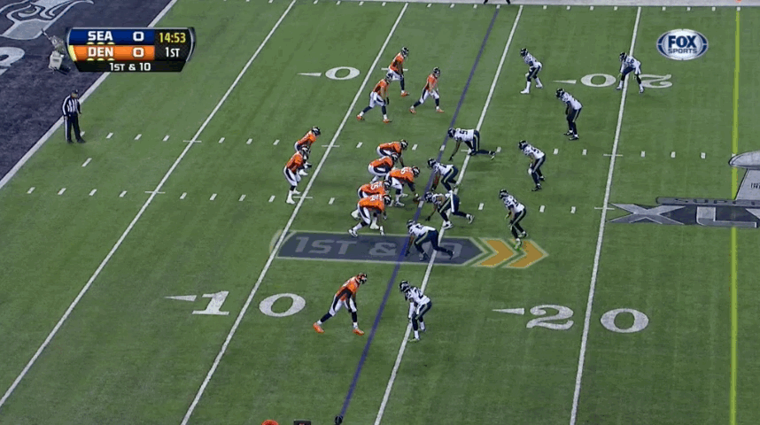 Ramirez snaps ball over Manning’s head, Seahawks score safety to open SB (GIF)
