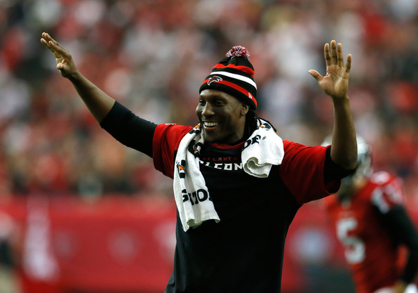Roddy White pays up on bet, gives fan season tickets to include Super Bowl