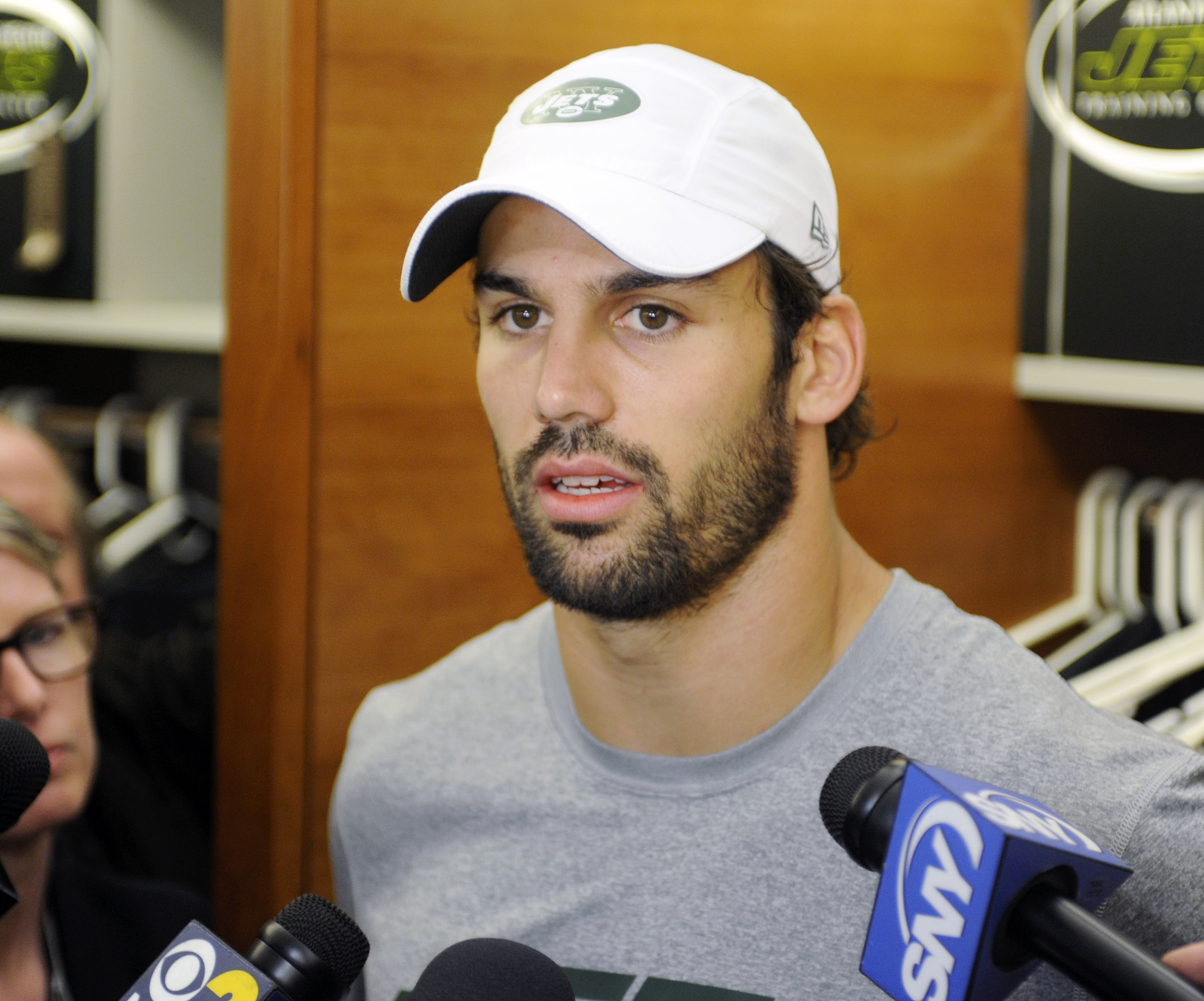 Eric Decker says Jets have “a lot of talent” at quarterback