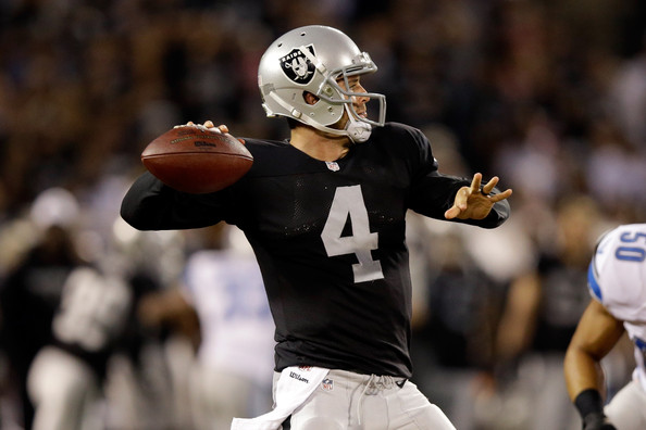 Raiders QB Derek Carr out with hand injury