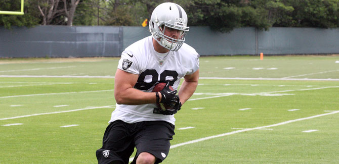 Report: Raiders TE Nick Kasa tore ACL in Tuesday’s practice