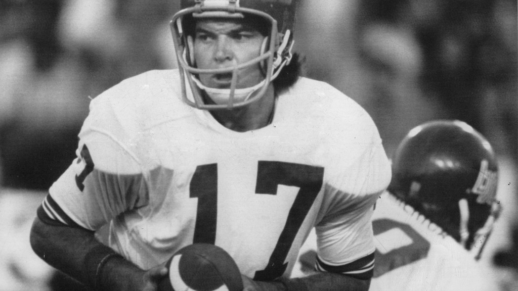 Former Chargers quarterback found dead in car