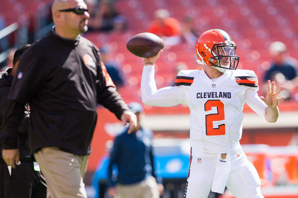 Johnny Manziel sent to bench, Josh McCown to start for Browns