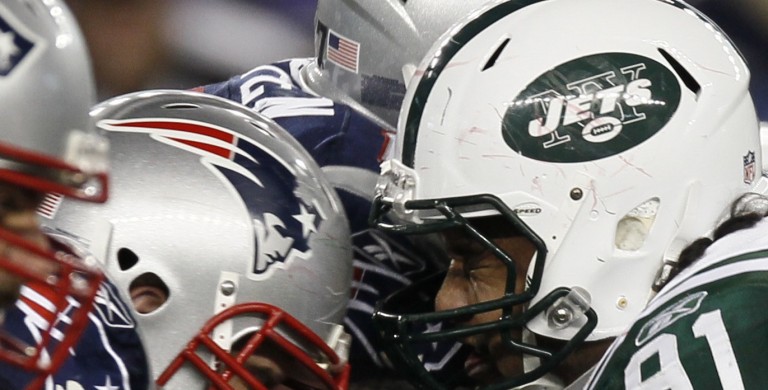 Jets fan attacks, stomps Patriots fan in parking lot after game