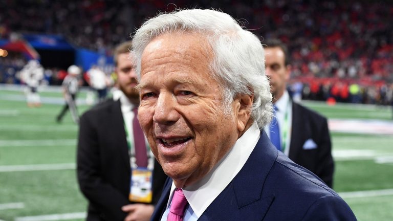 Patriots owner Robert Kraft charged with soliciting sex at Florida spa