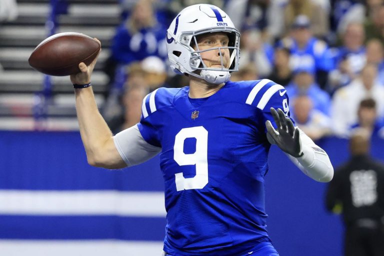 Colts become latest team to drop Nick Foles