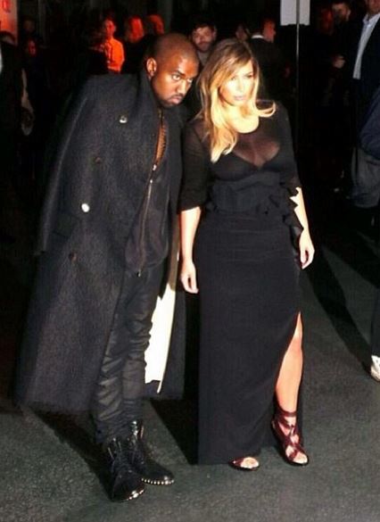 PIC: Kim Kardashian In Paris With Kanye West Showing Her Curves and Cleavage